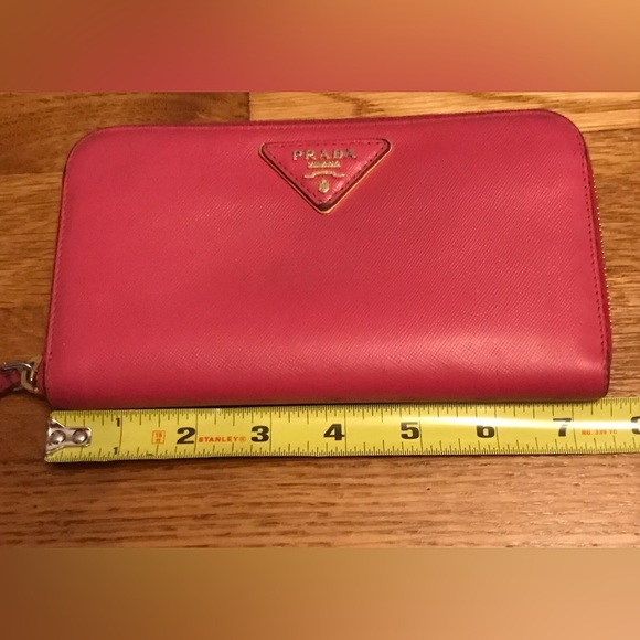 PRADA RED LEATHER ZIPPY LONG WALLET GOOD PREOWNED CONDITION - Picture 16 of 16